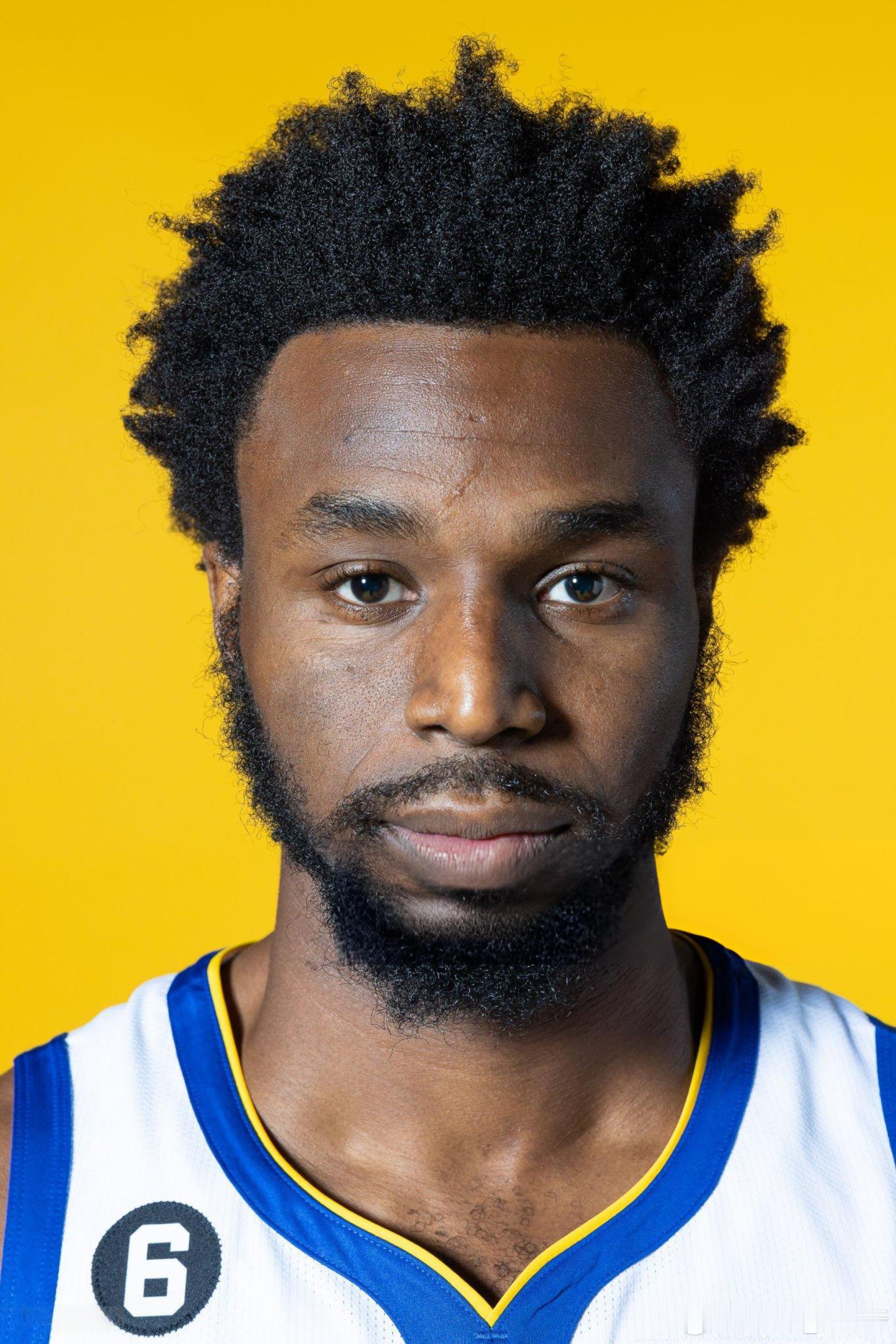 早！！！[照相机][照相机]嘴哥不笑还是帅的[笑cry][挖鼻]#金州勇士[超话