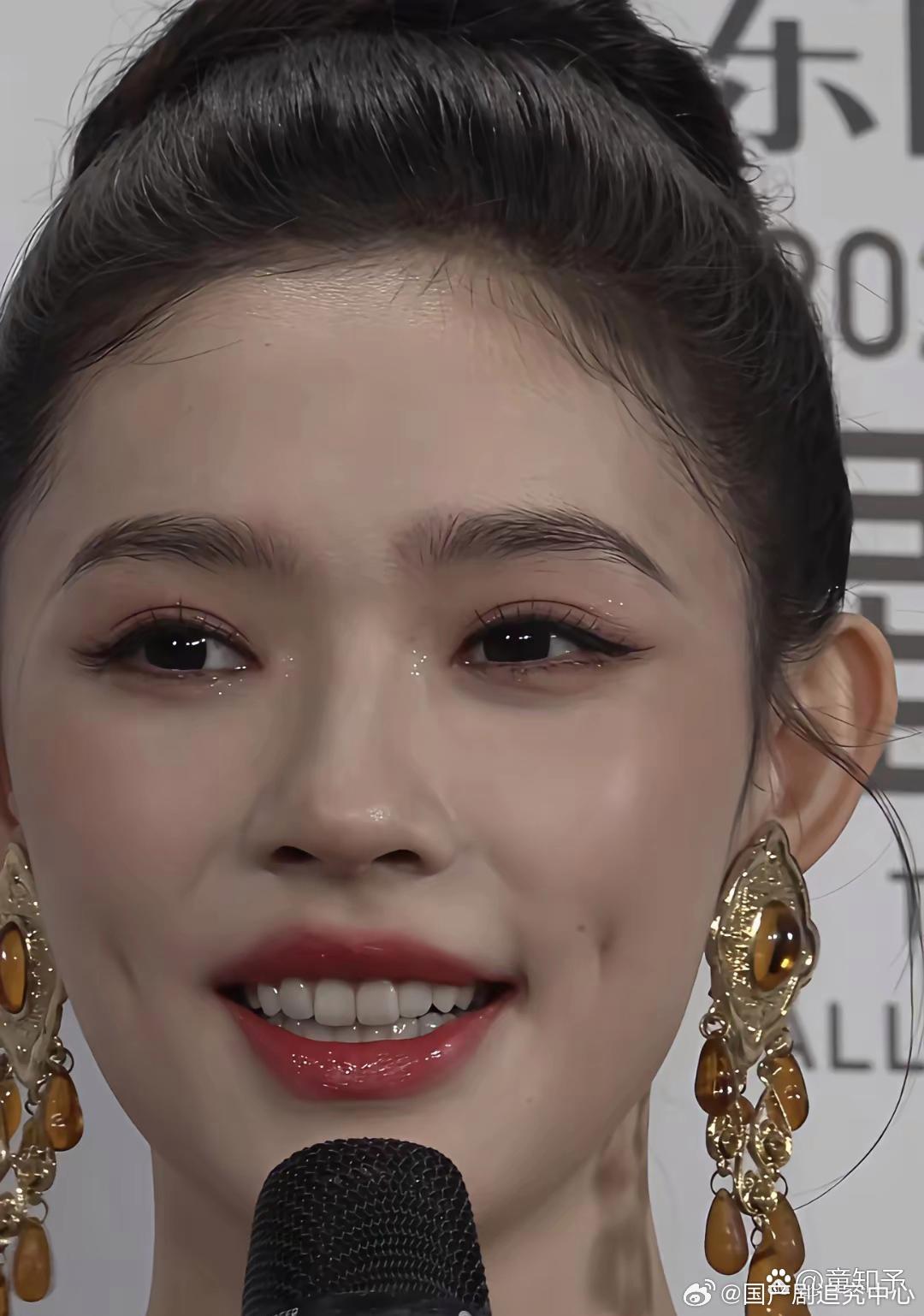 林允妆造一直在线 