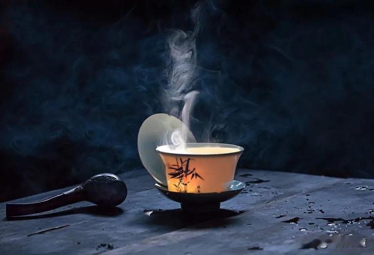 活到六十多岁，才慢慢放下了面子二字。
年轻的时候特别好强，凡事都想争一口气，在意