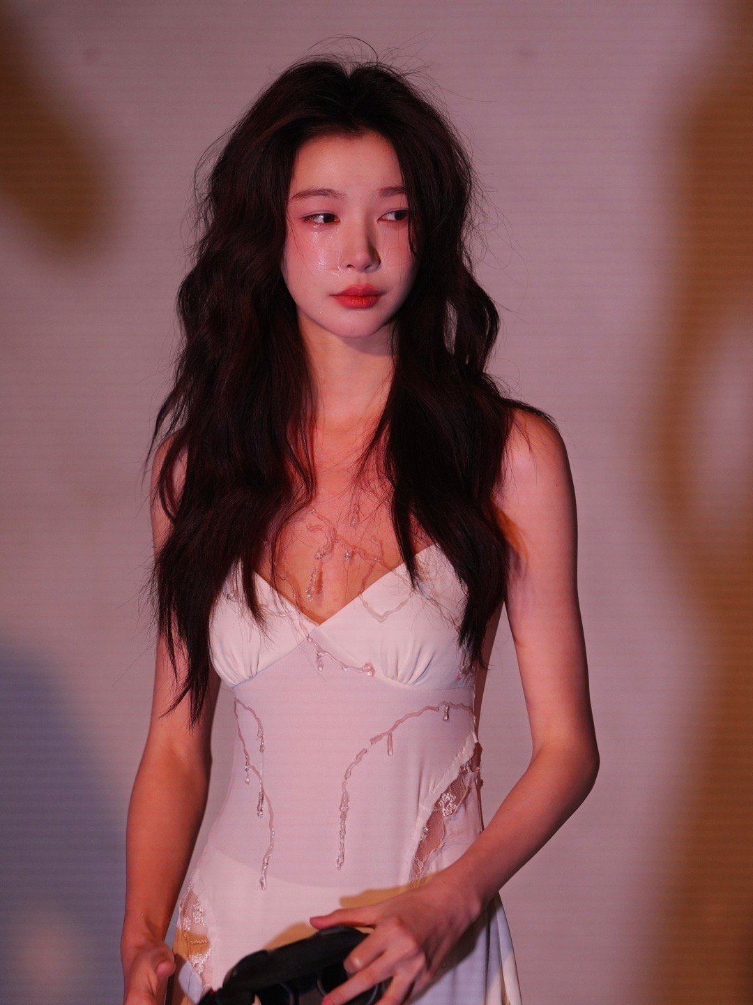 易梦玲6月才被传与王勉恋情，现在又被拍到和胡彦斌？这个时间线？ 