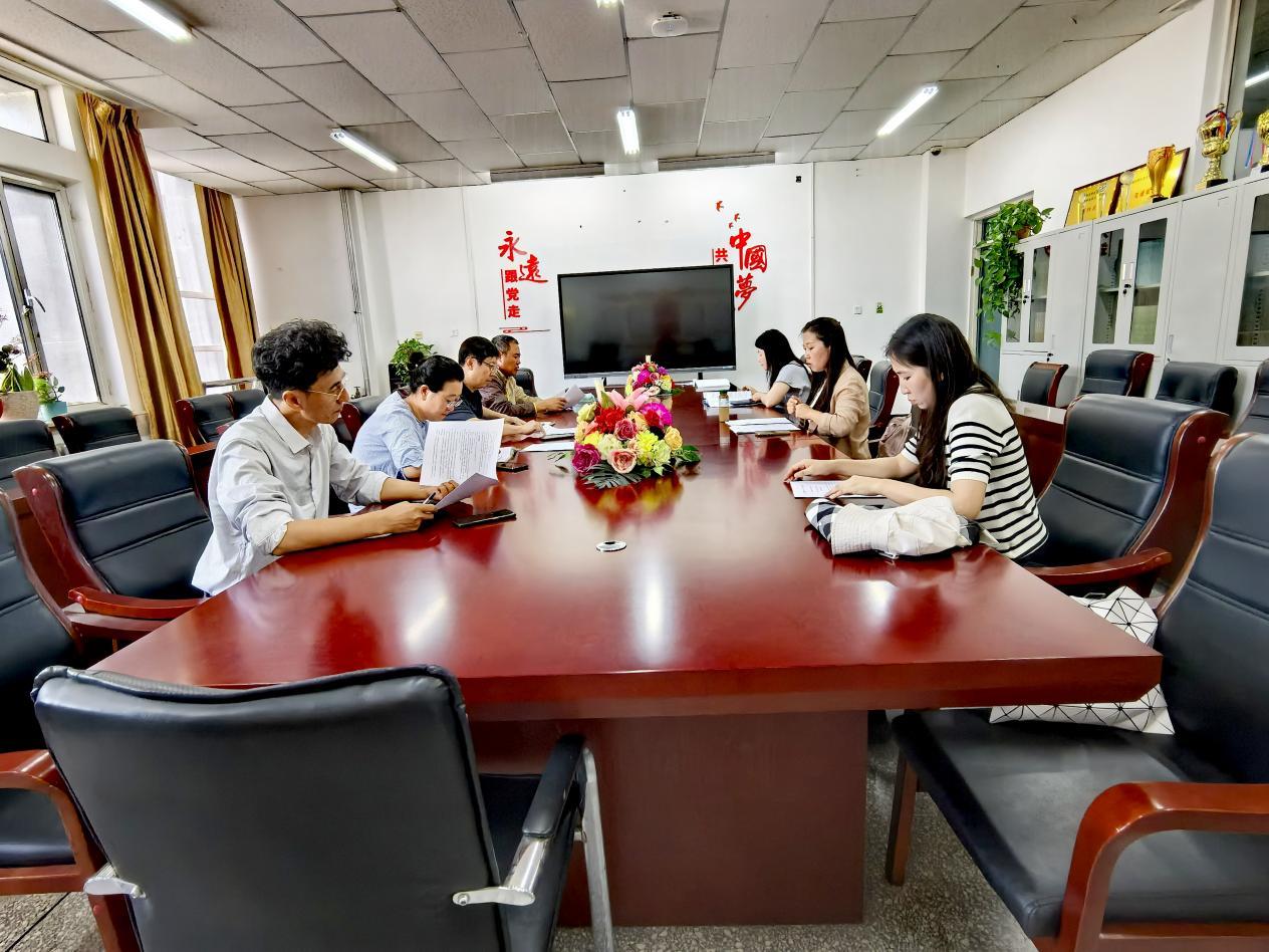 校长，不是你想干就能干好的

去年听说一个同行辞了校长职务，申请调去当普通教师。