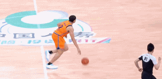 萨姆纳3犯，还受伤离场，崔永熙居然造弗格三分球犯规

离场前的萨姆那，居然是广东