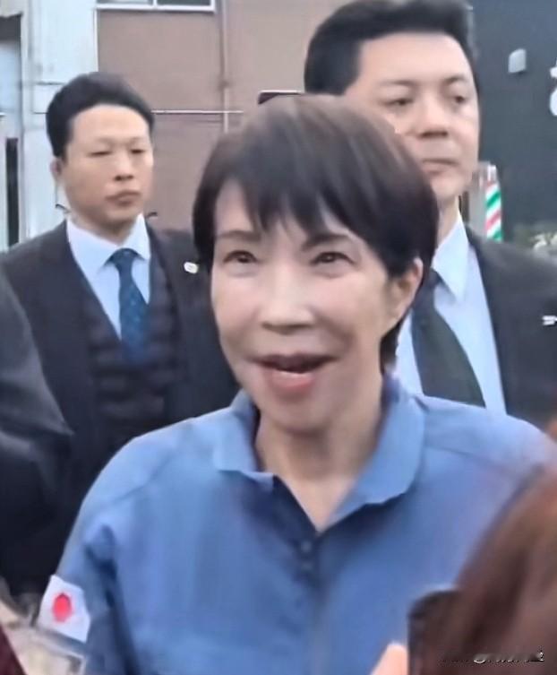 美国剧作家哈里斯在日本因携带极少量毒品被捕又获释的案子，是日本典型的双标案例。按