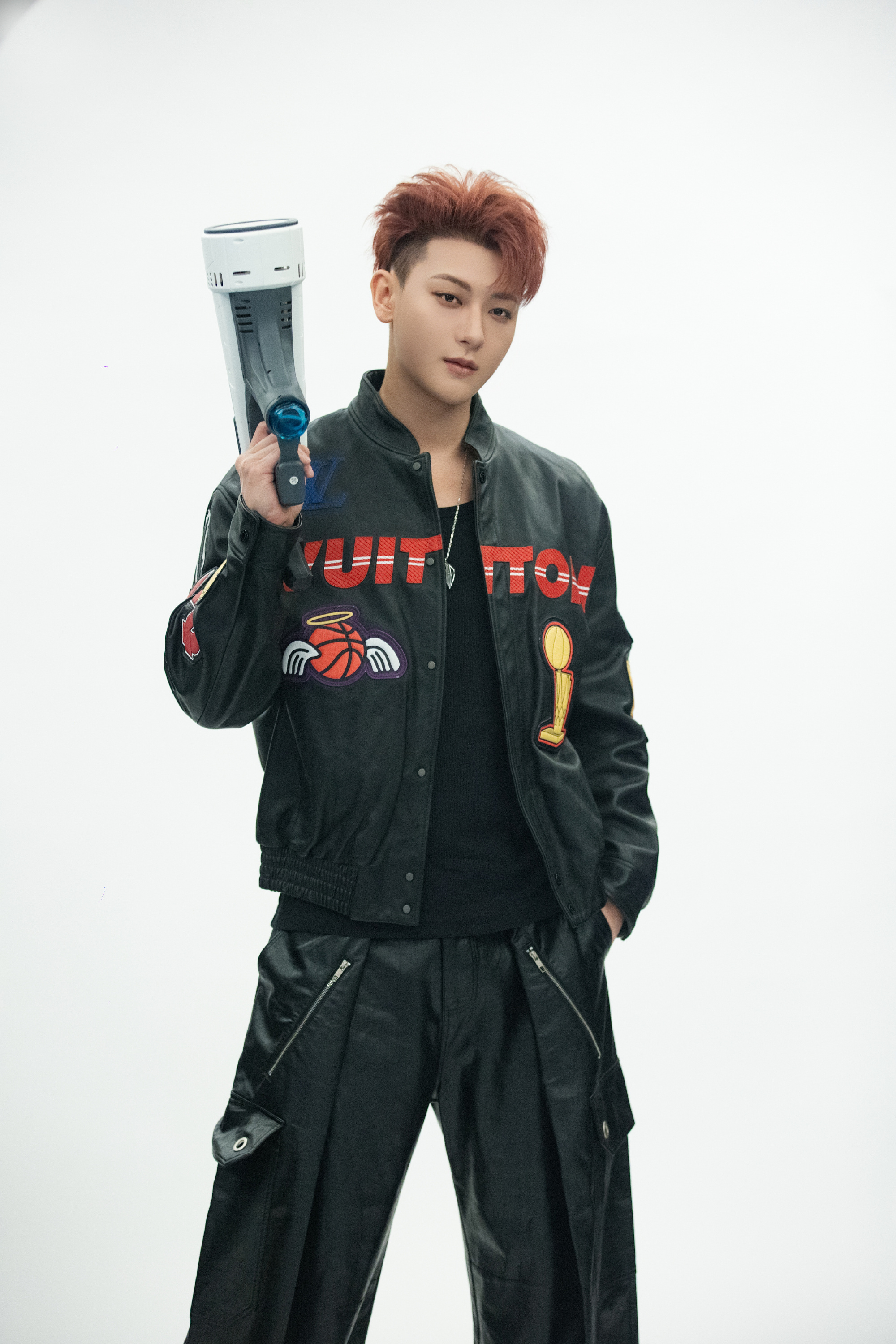 有网友曝黄子韬徐艺洋跨年舞台激吻说实话虽然是真夫妻但有没有考虑过唯粉的感受黄子韬