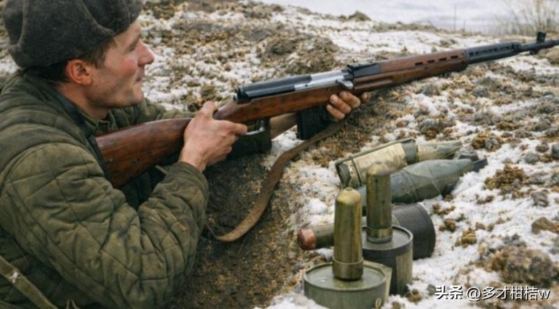 苏联军队在第二次世界大战时期使用的RPG-40反坦克手榴弹对它的使用者来说和它对