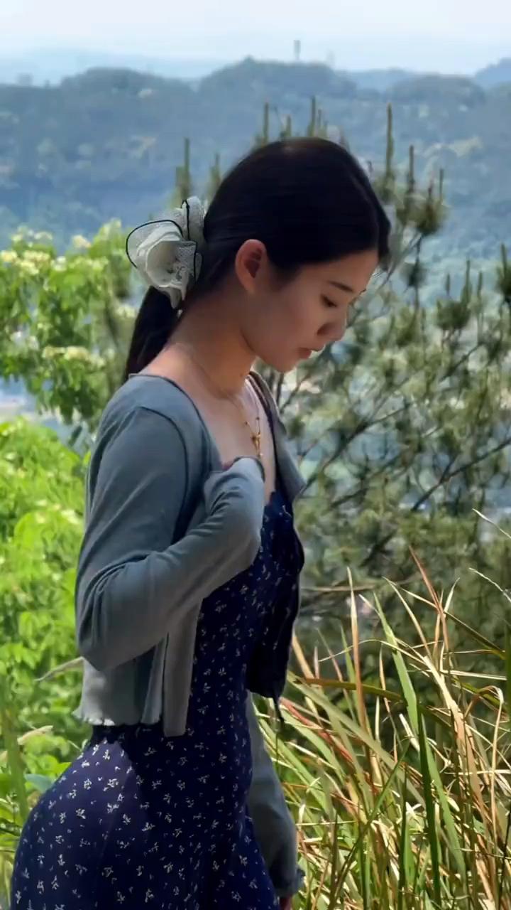 山高水长，情深意长。