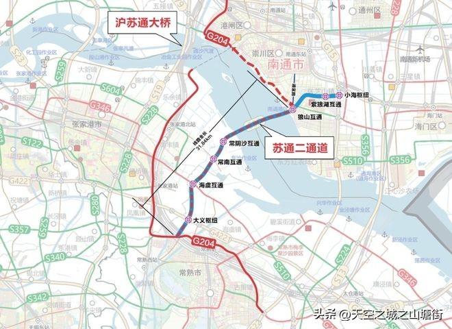 苏州与南通隔江相望，一直以来因缺少过江通道，导致南通的经济发展受到很大的制约。3