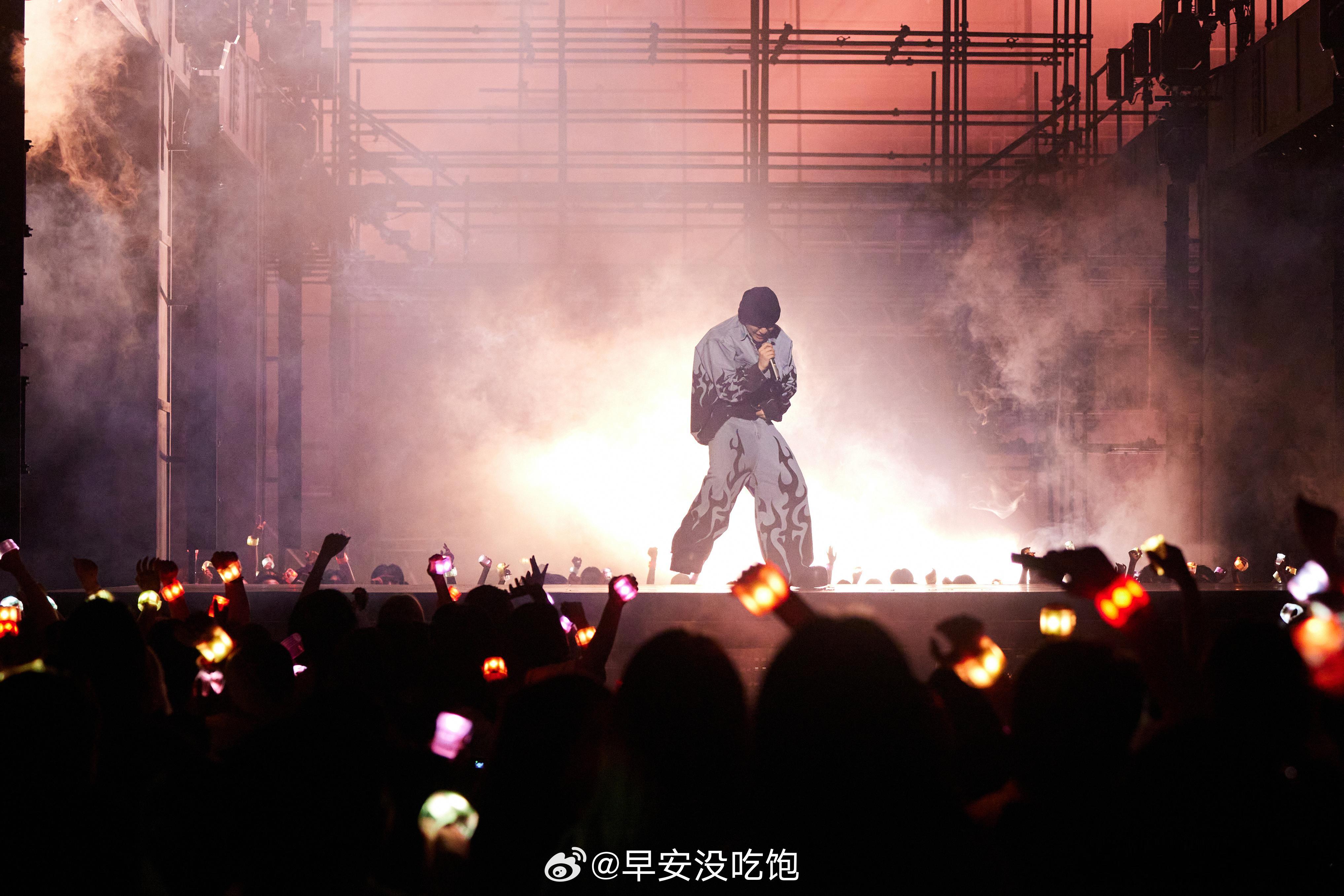 早安私下就是王心凌李宗盛都来啊17号音乐仓库早安这人怎么这么有反差感，这下好了，