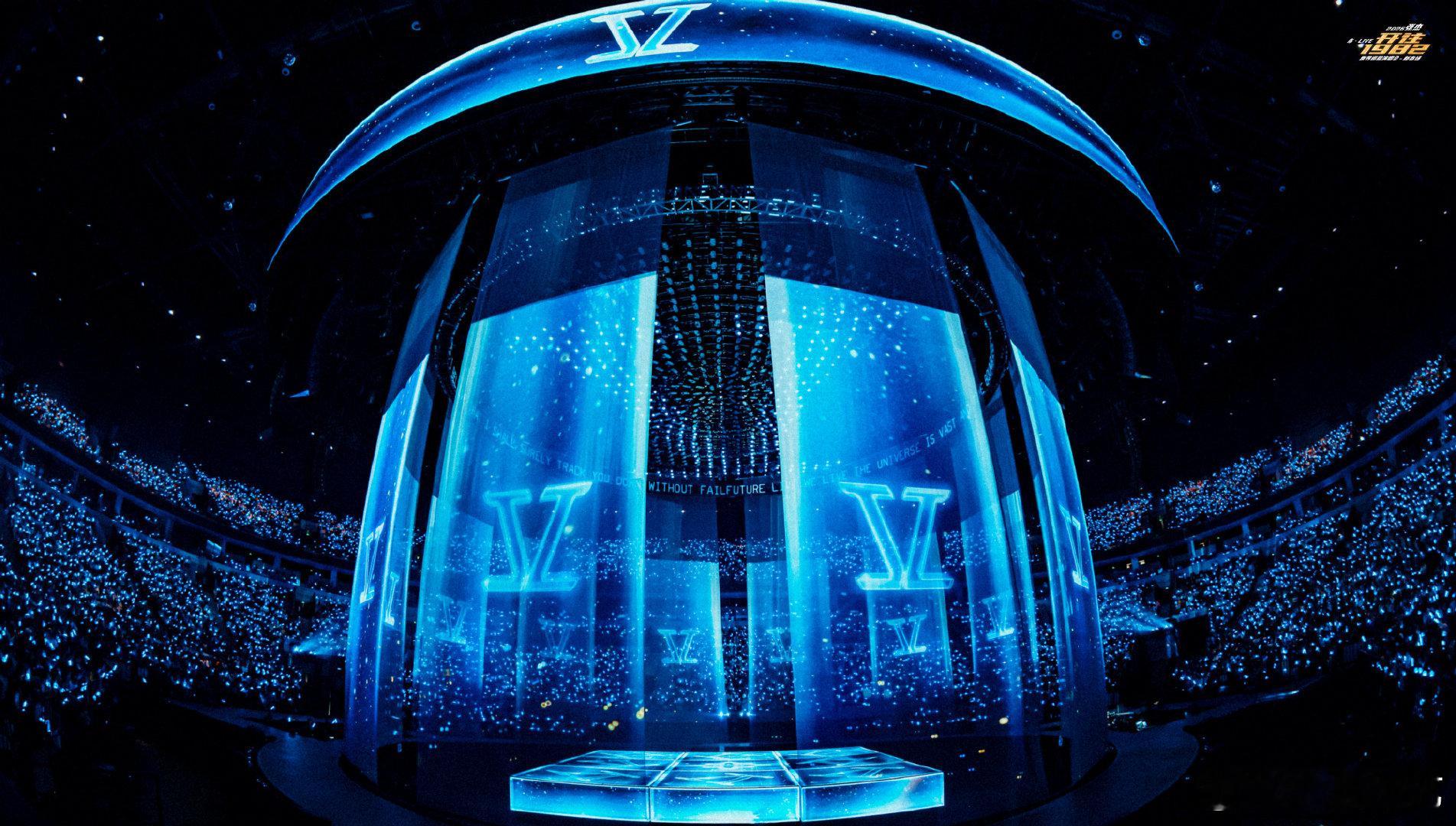 张杰这就是爱全新编曲 听张杰唱改编版《这就是爱》太幸福了！温柔的编曲搭配他极具穿