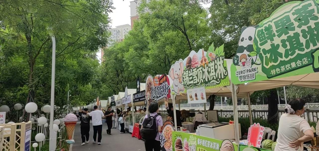 午间，下楼步行5公里，速度不快，平均配速11分15秒。初始时有点犯晕犯困（做饭时