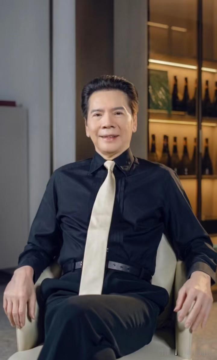 儿子不惹事就算孝顺。
女儿得在身边才算孝顺。
向华强看着亲家三个闺女围着转，心里