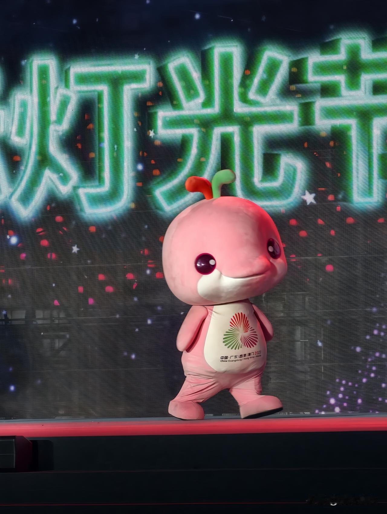 广州国际灯光节。
连续去了三年。蛮喜欢在这样喜庆热闹的环境里漫步。感受城市的欣欣