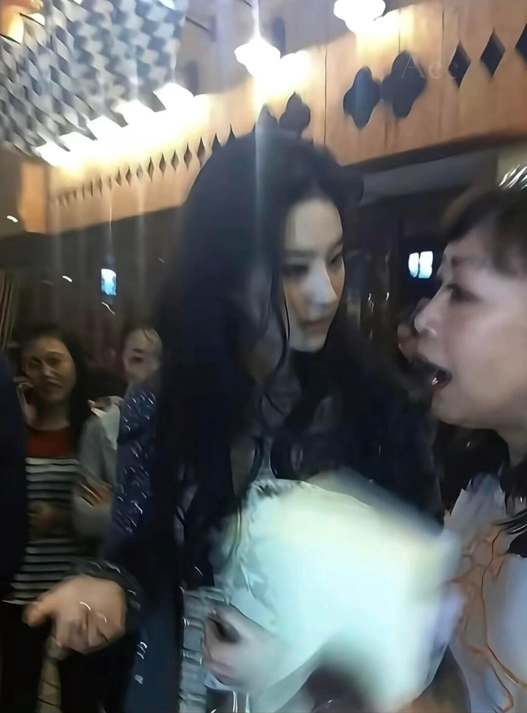 都说见过的人 说天仙是超级大浓颜 不是淡颜 刘亦菲