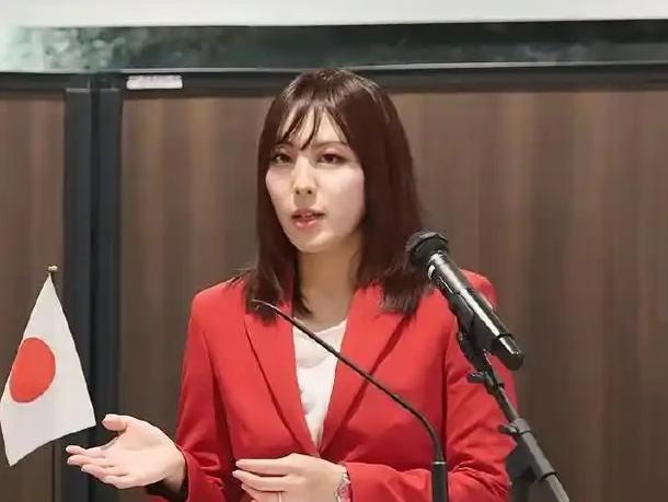 日本女作家桥本琴绘，作为高市早苗的狂热支持者宣称：倘若中国向名古屋或博多投下一枚