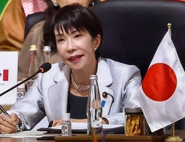 万万没想到！高市早苗作为日本首相却是如此虚伪。在临时记者会上的高市早苗大言不惭谈