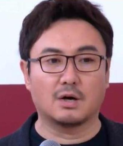 是的，沈腾为了拍摄电影《欢迎来龙餐馆》学习了颠勺。
6月13日，在第28届上海国