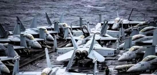 美军两架坠毁南海的飞机原因已明确，不是电磁攻击，也不是“南海魔咒”，而是……美军