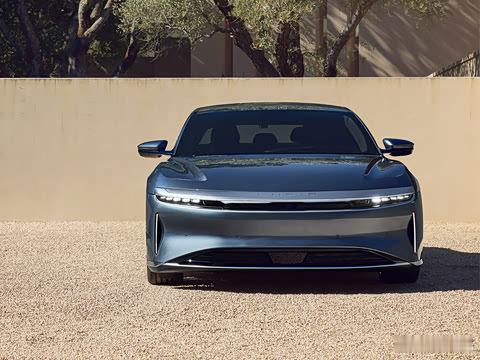 至今很多群友依旧会激烈讨论大5座轿车，还是很感兴趣，经常艾特我问我什么车是否更新