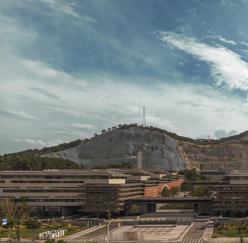 西塞山下的湖州学院，由gad设计。这些年湖州的新项目很多，城市的变化很大。 