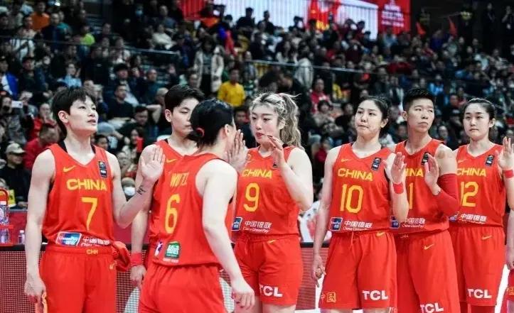 中国女篮核心成员表现确显下滑趋势：

李梦自风波后，球场表现未见提升，反显随性，