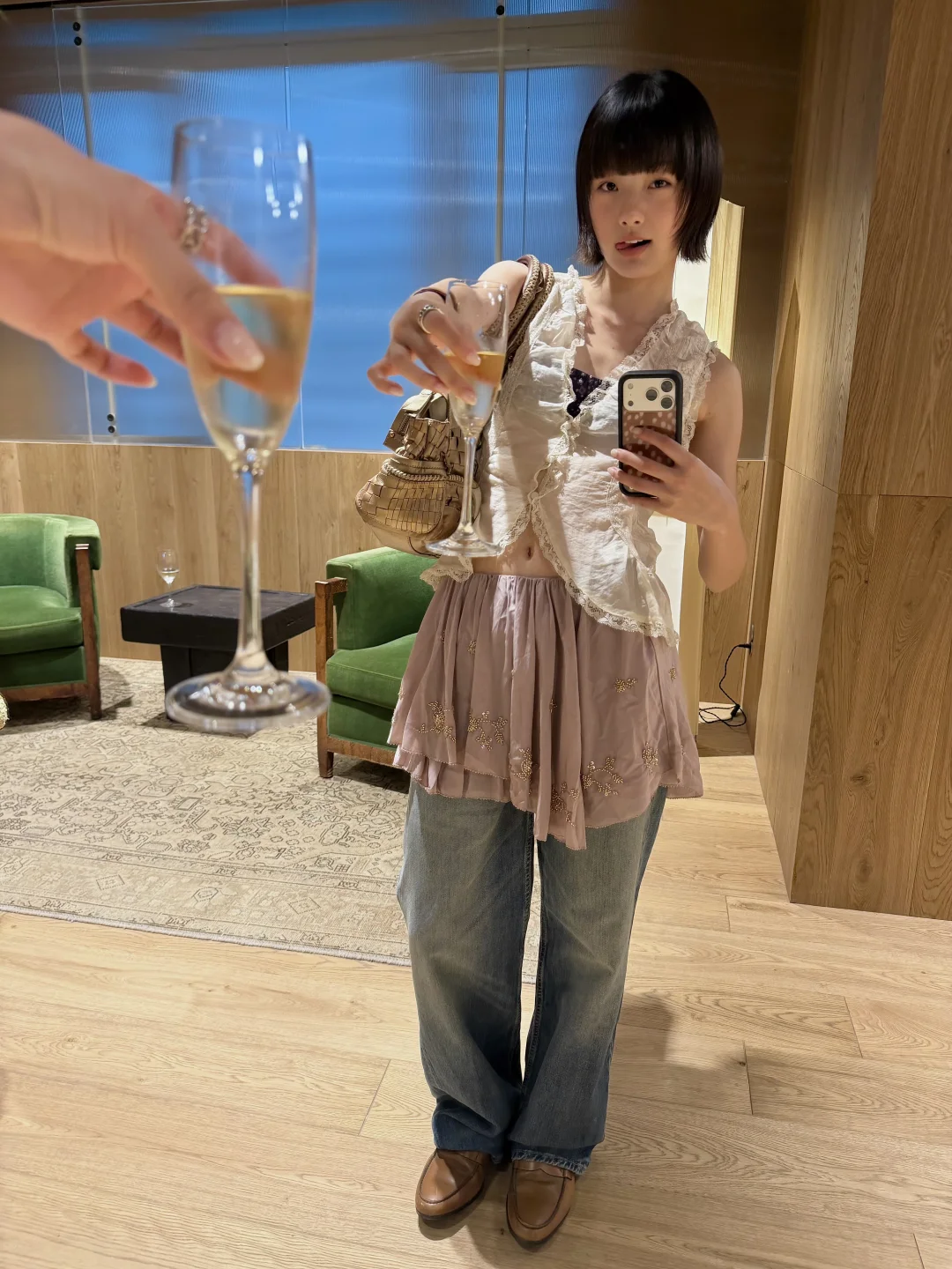 逛新店 喝🍾