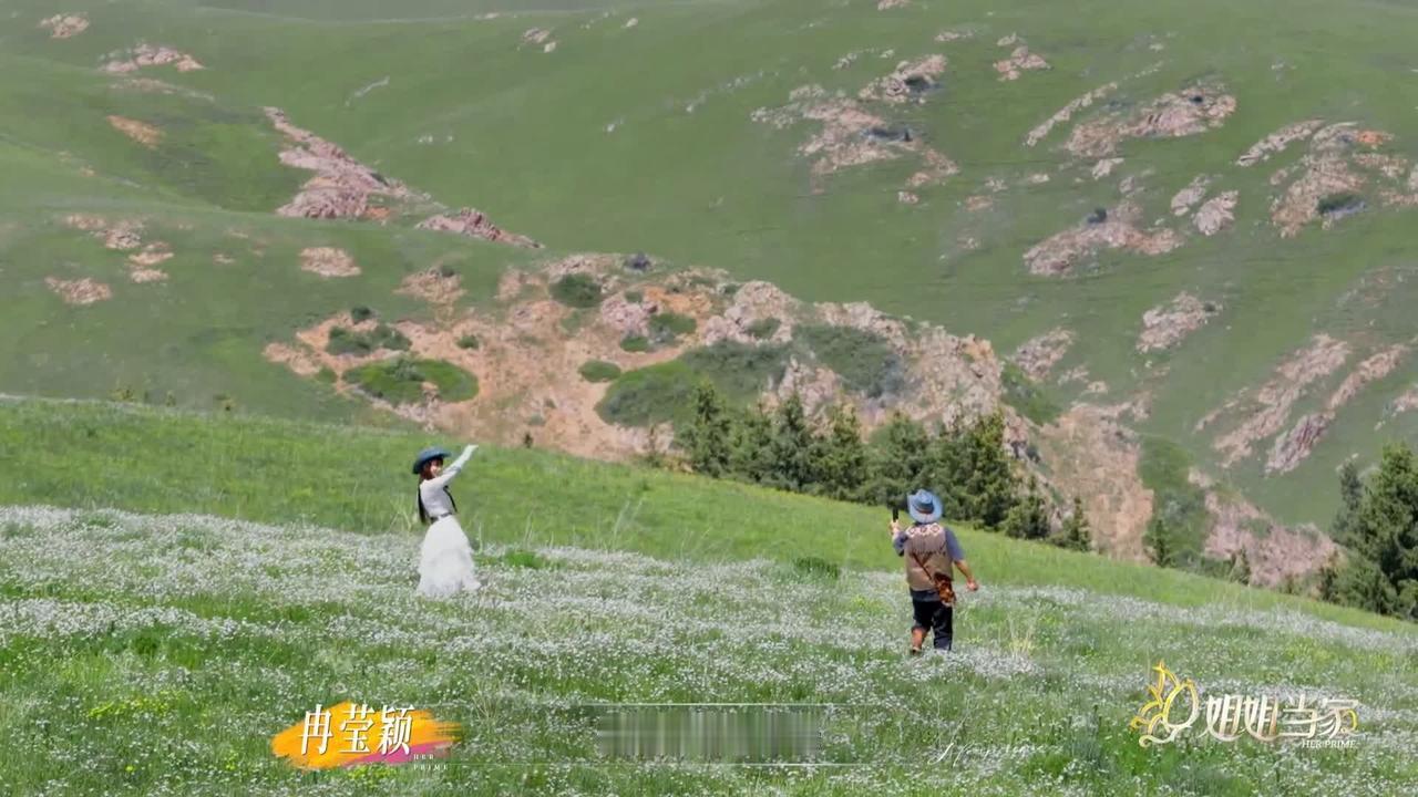 邹市明好心提醒冉莹颖，
冉莹颖哭笑不得，
不知道是感谢还是该扭头就走。

邹市明