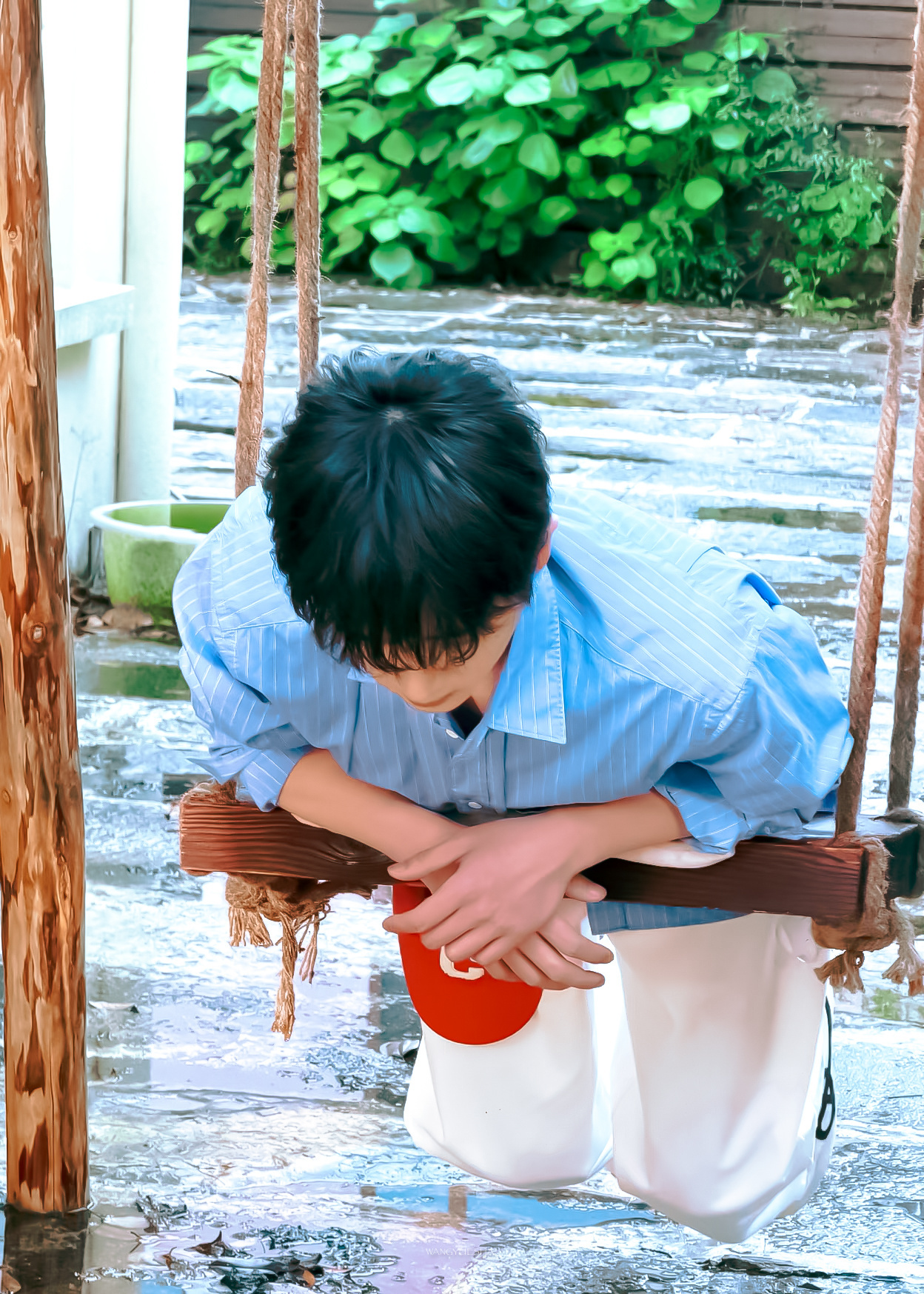 丞磊每部剧都娶了厉害媳妇丞磊塑造的年上男主总让人印象深刻，浑然天成的苏感，搭配扎
