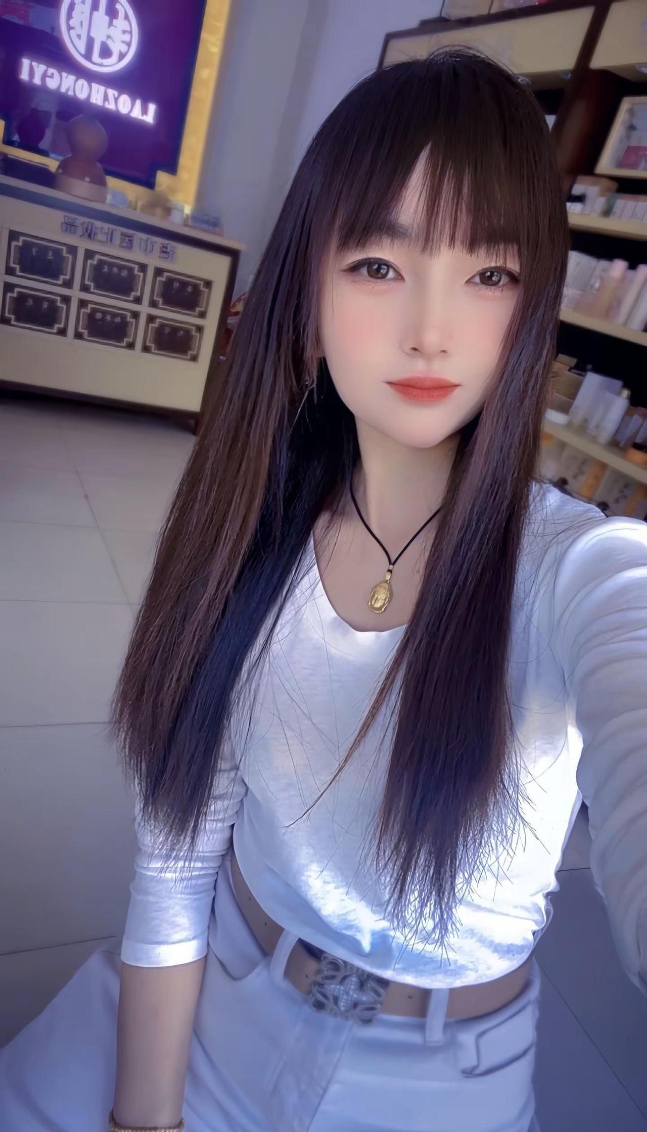 只喜欢现在的生活，简简单单，安安静静的。