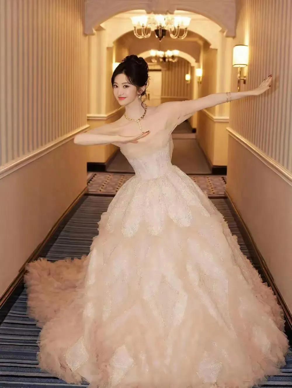 景甜这个名字真没白叫，本人长得是真甜啊！