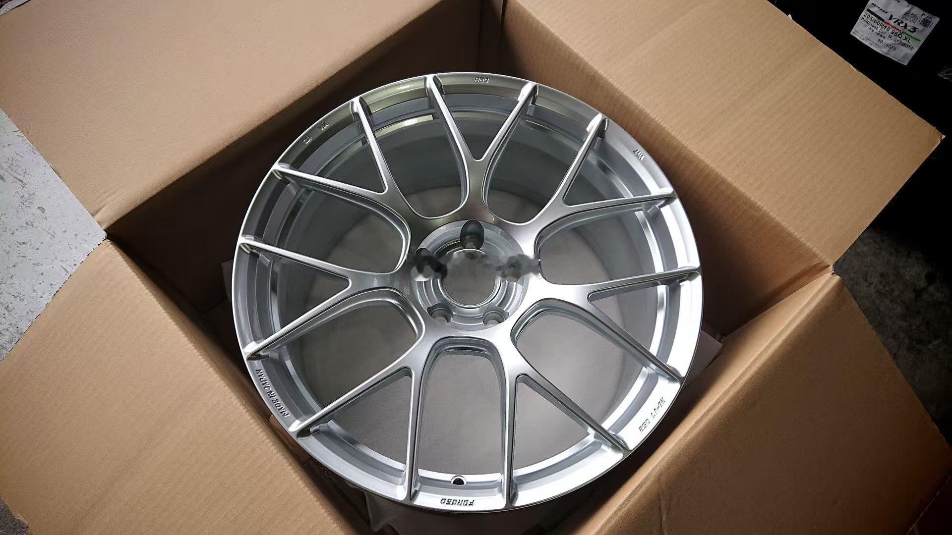 日本BBs RE-V7 锻造轮毂🈴宝马 G30 5系 数据：19寸 9J /1