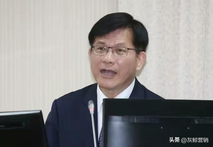 台外事部门的负责人林佳龙居然胆敢驳斥我外长王毅，
“他重申两岸互不隶属。
并表示