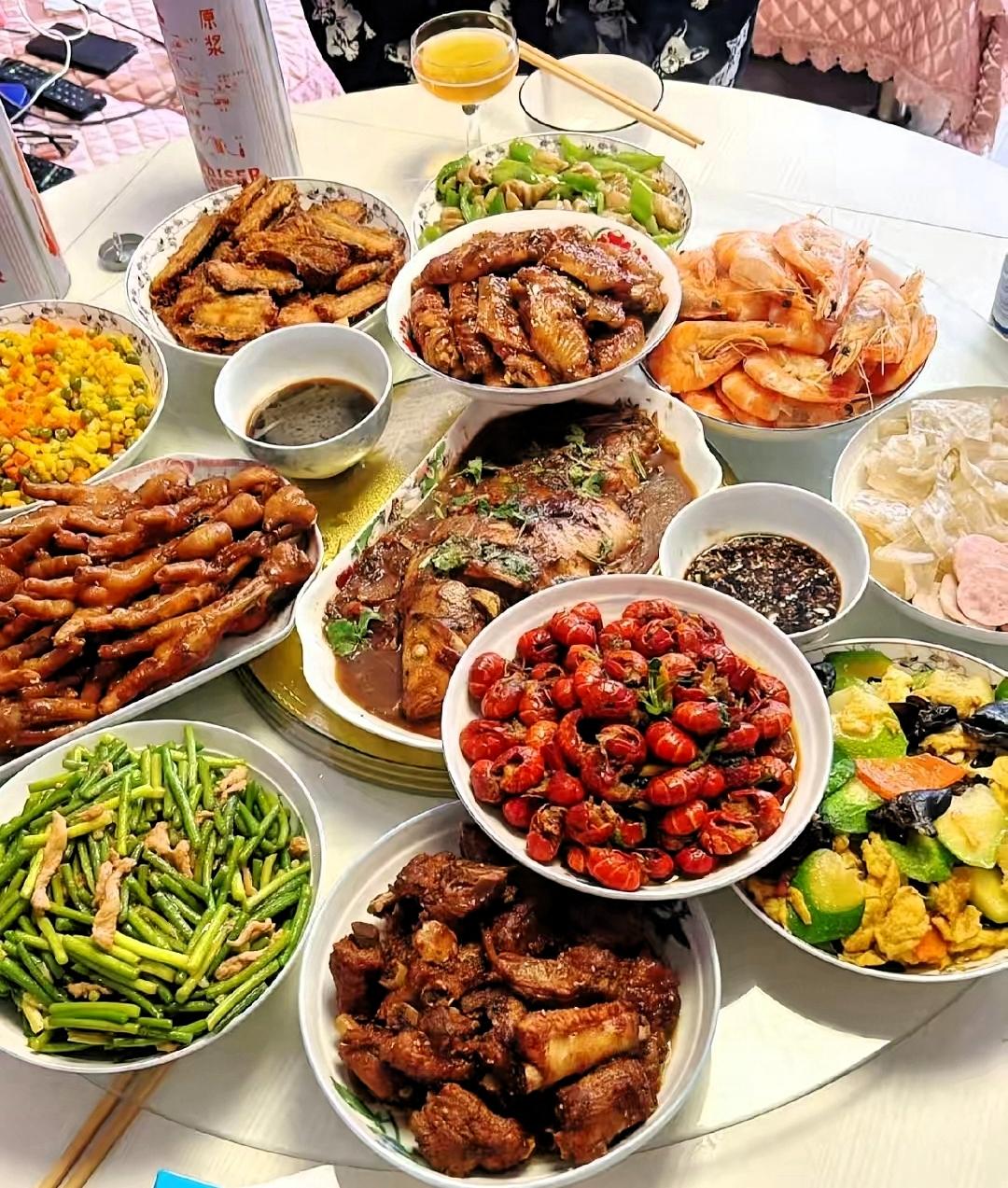 老公失业半年多，我弟弟当着全家的人数落我老公没本事，我张口说：你本事大，先把借我