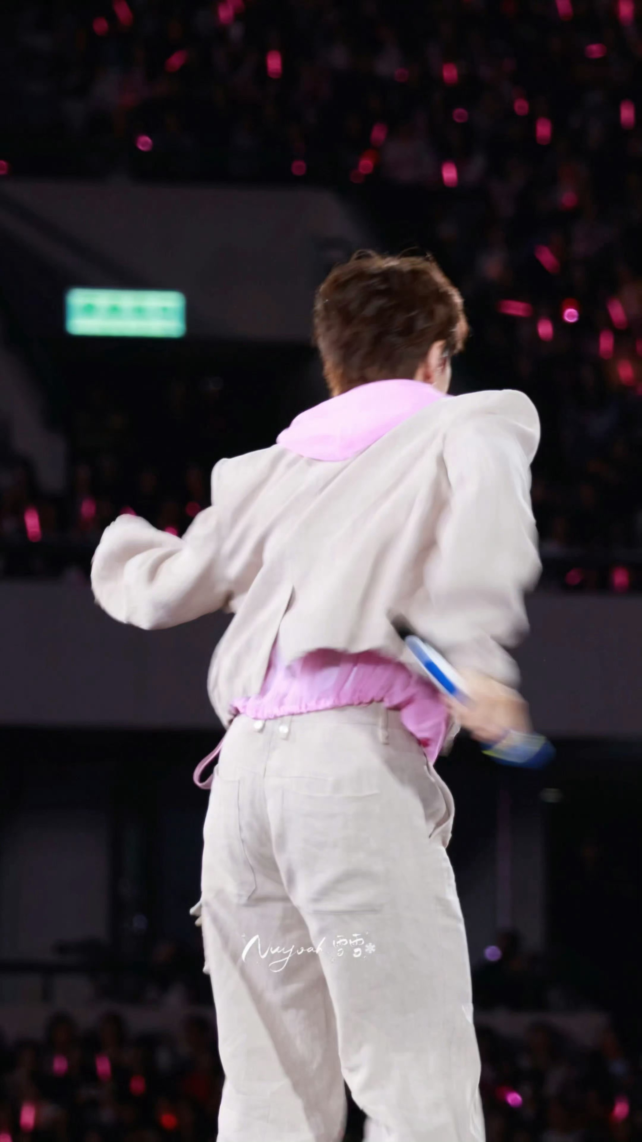 汪苏泷[超话]汪苏泷居然有屁股粉男子汉大屁股 这也太可爱了吧[期待] ​​​