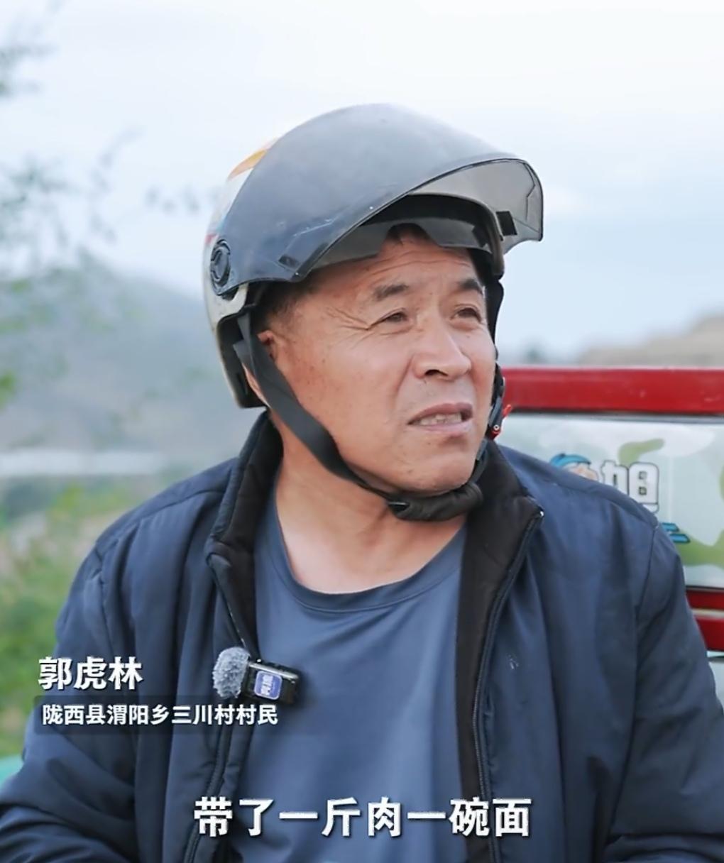 在甘肃陇西渭阳乡，有一位普通的乡村办酒席的师傅，很多村民买东西不用跑集镇，一个消