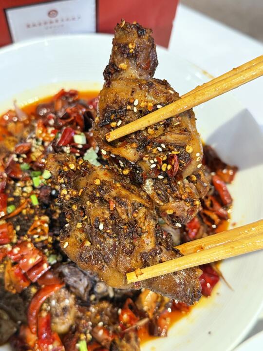 保定｜不止烤鸭🦆这家老饭店的鸭头也好好吃