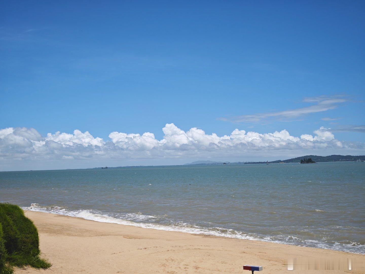 离金门最近的海岸线，黑面妈祖面朝大海，远眺金门。 厦门