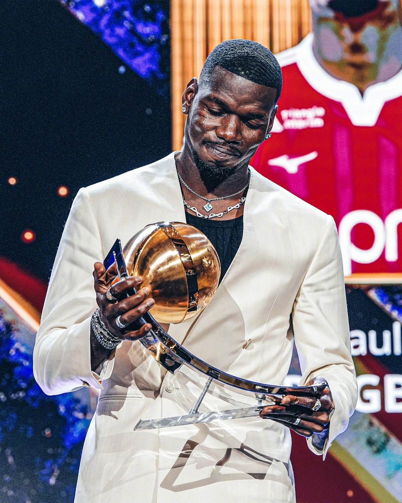 2025环足奖颁奖典礼，摩纳哥中场博格巴获得最佳复出奖。此前因为药检阳性事件被禁