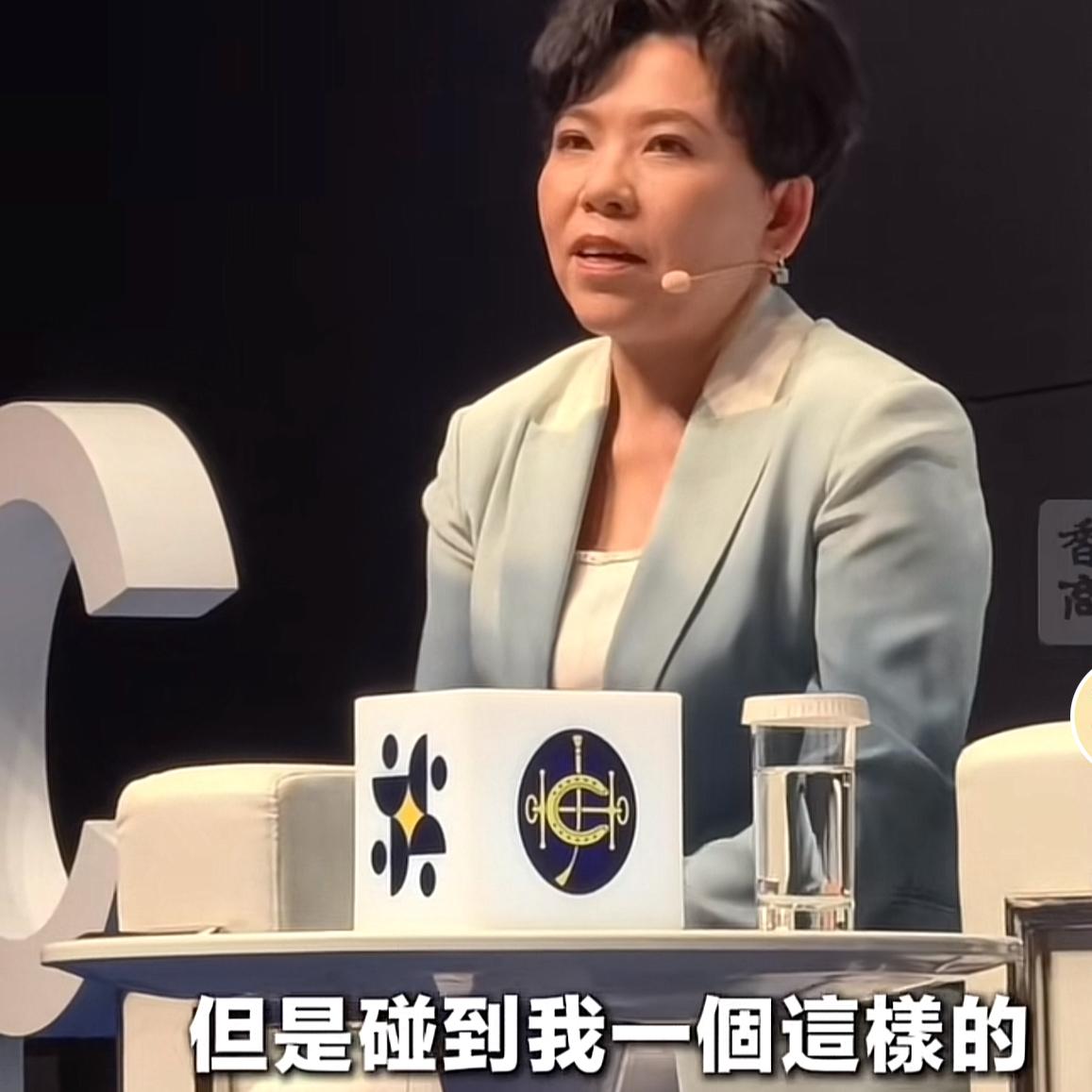国乒“大魔王”邓亚萍谈运动员成功的秘诀时表示：每个运动员最大的目标都是相当世界冠