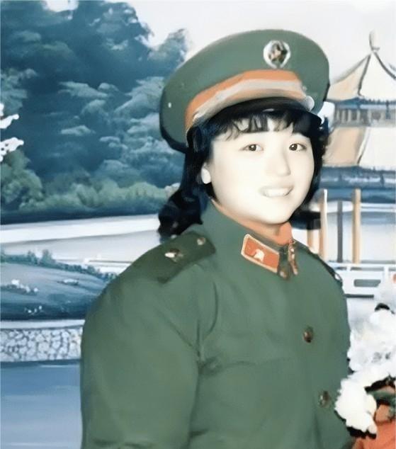 1969年，上海知青张菊芬到黑龙江讷河去插队。哪料，出发前，她发现自己怀孕了。张