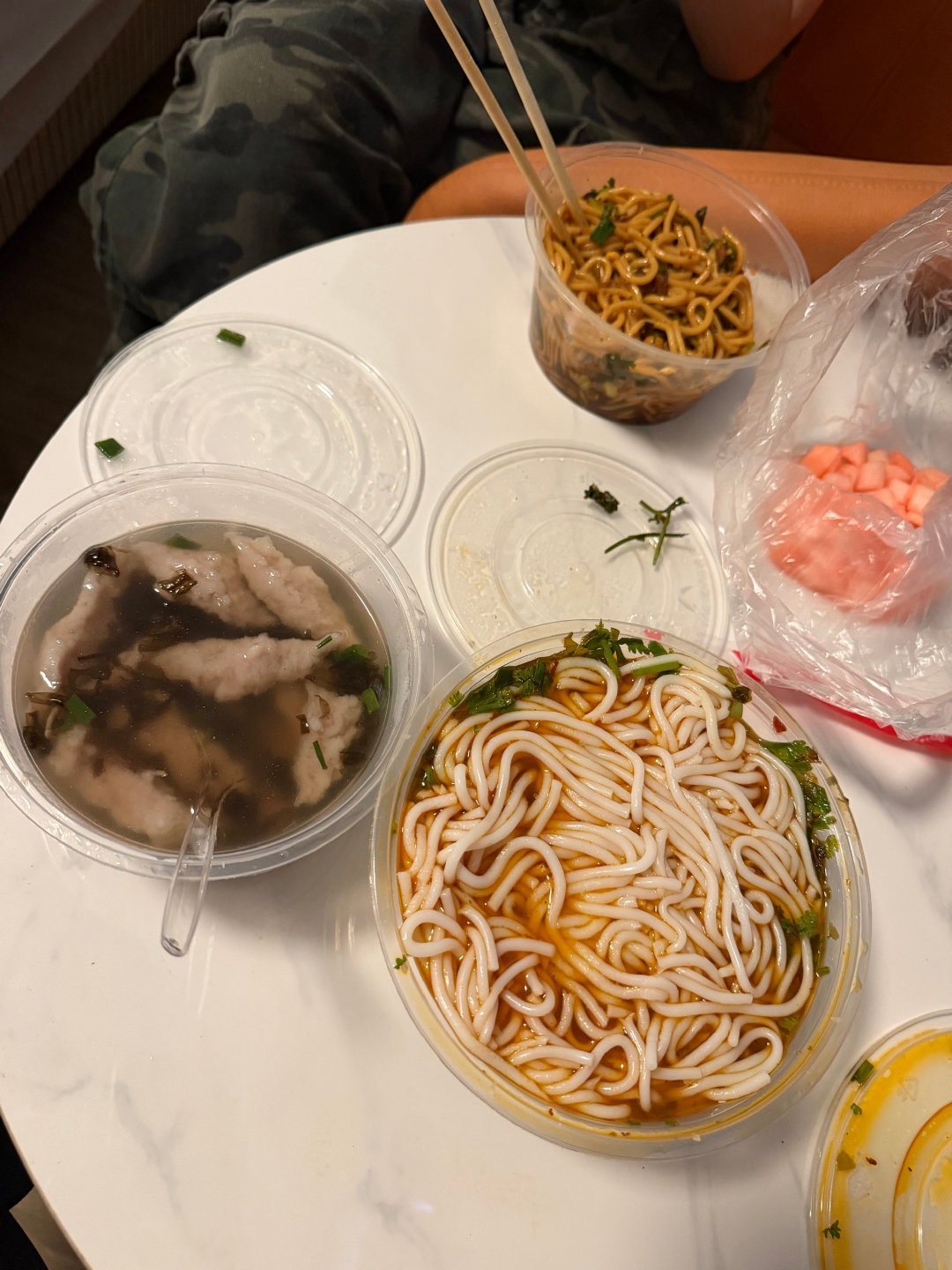 天天工作已经够累了,晚上想搂着喜欢的男孩入睡有错吗。 