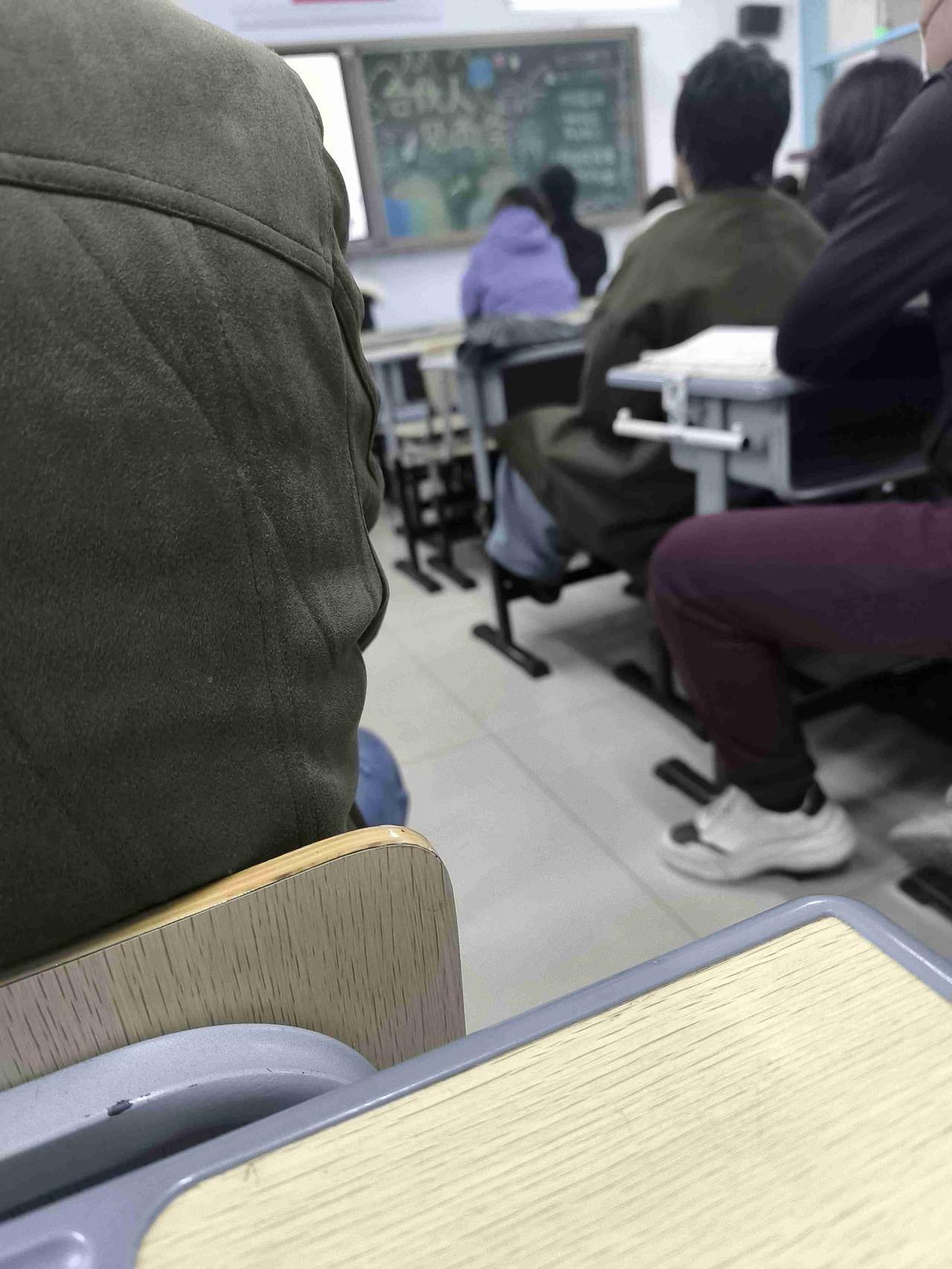 我的今日状态：😁轻松愉快
我这里的天气：☀️晴天