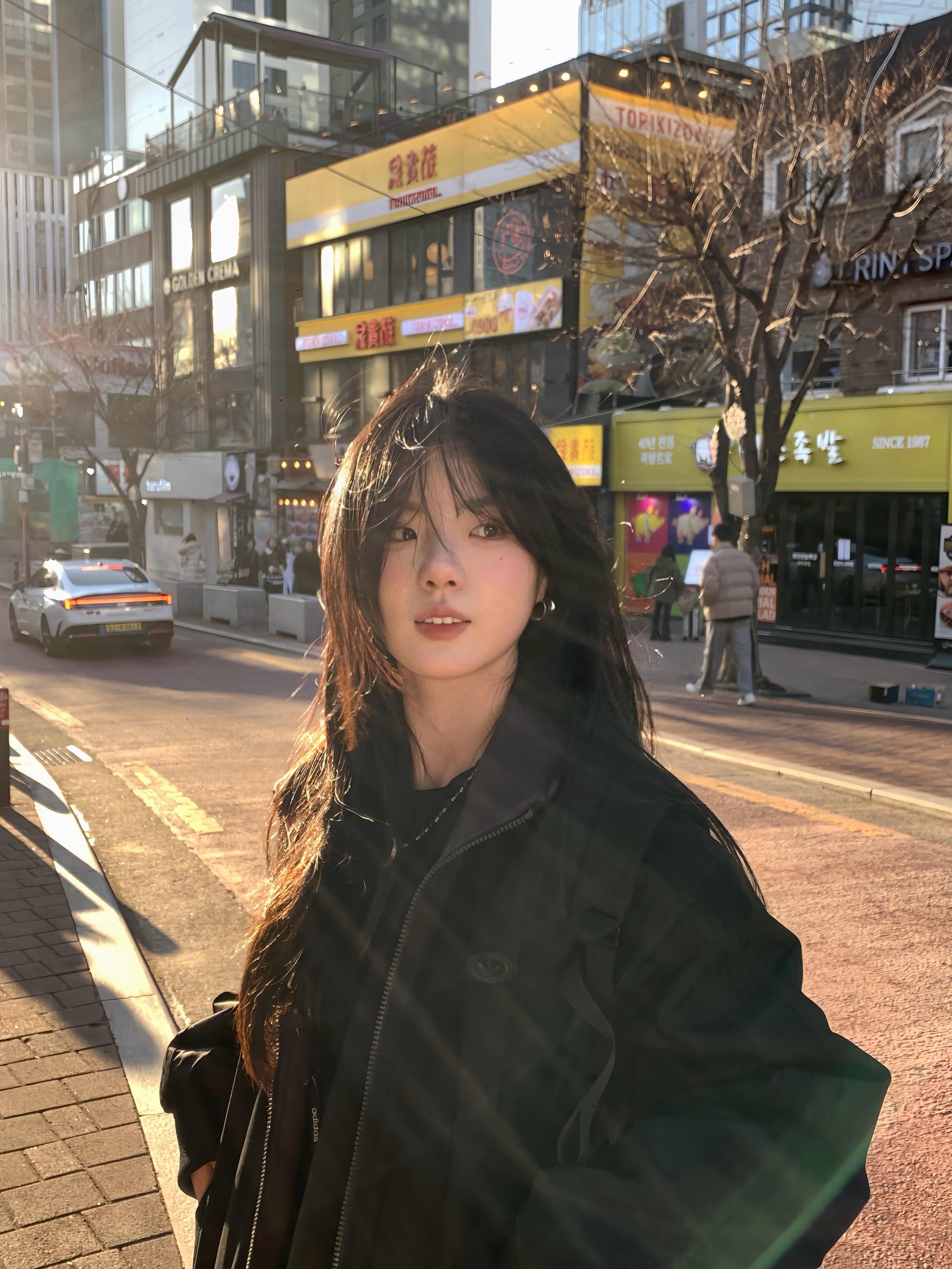 就这样穿着阿迪在小韩帅帅出片