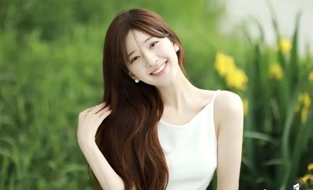 赵露思审美真的好差，以前多漂亮啊现在非得把自己弄成网红 ​​​
