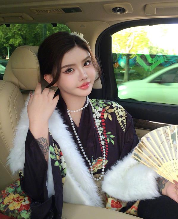 韩安冉回应与吴谨言的关系图称二人层次不同，不会涉及前任话题，不愿降低身份，也会保