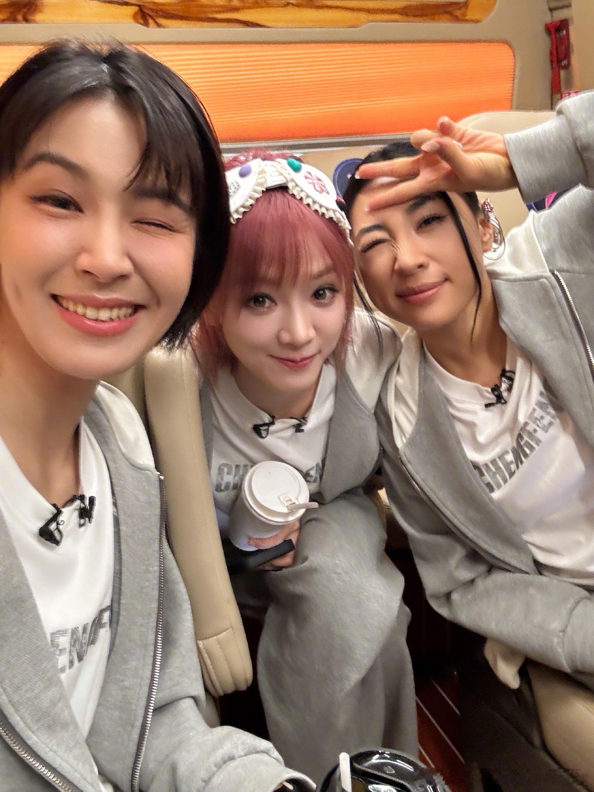 曾沛慈回应小考成绩小考成绩单新鲜出炉，曾沛慈和淡淡、黄灿灿的“真蛋黄”组合拿下第