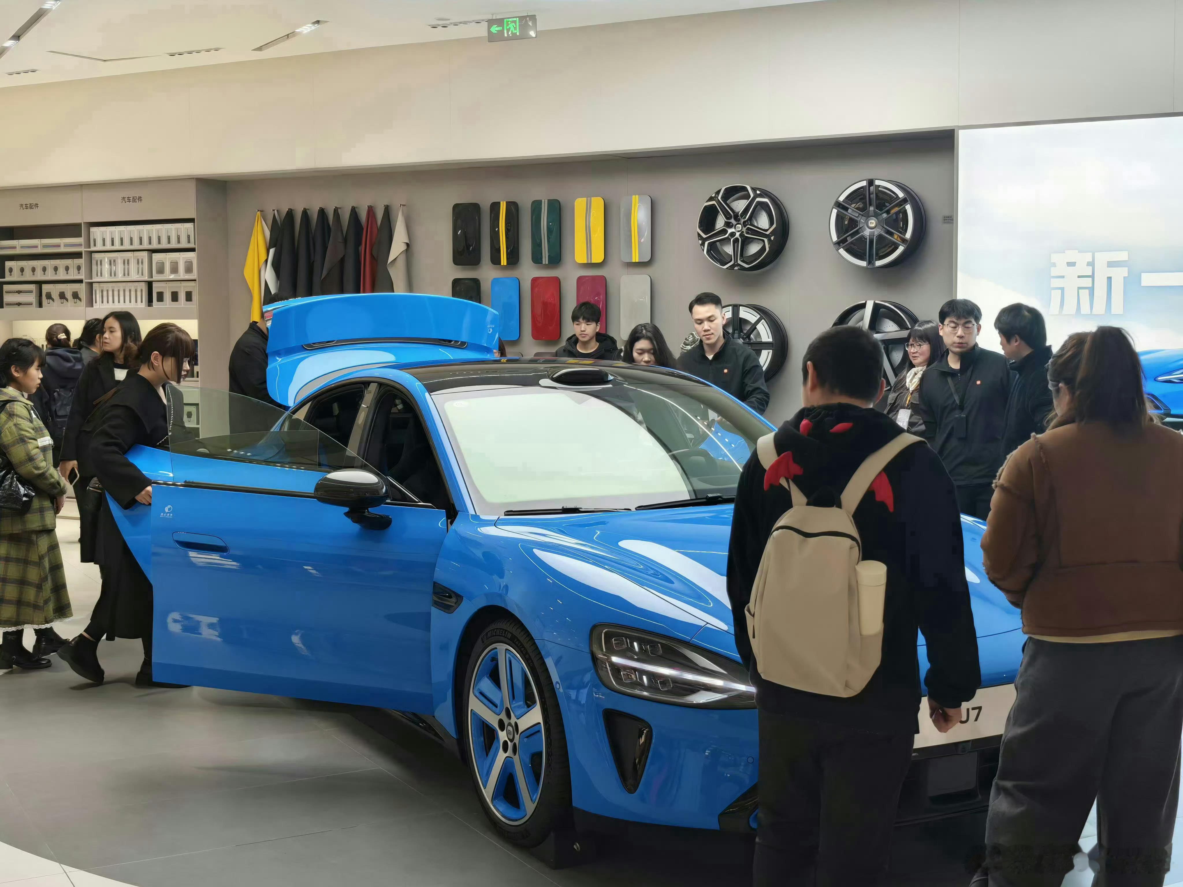 特斯拉车主试驾新SU7后转变看法我虽然不是新SU7车主，但也是老SU7和YU7双