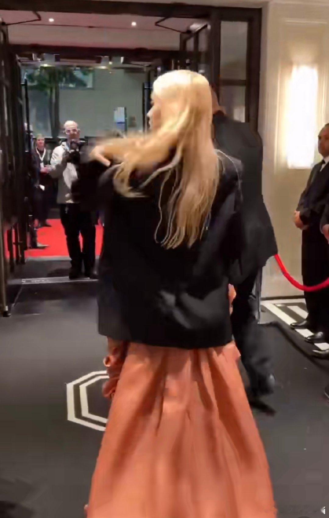 Jennie朴彩英Lisa第二套造型JennieLisa朴彩英afterpart