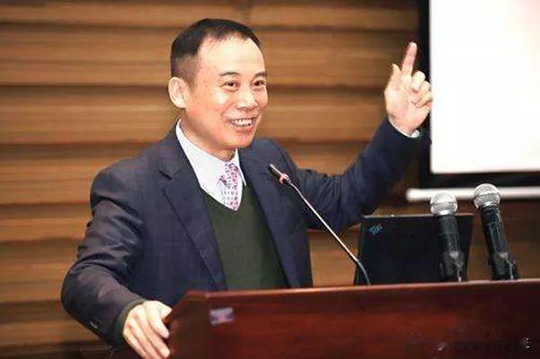 徐杨生《摆渡人》里的一句话:
“世界上有两种人很难得：一种是‘聪明而厚道’的人，