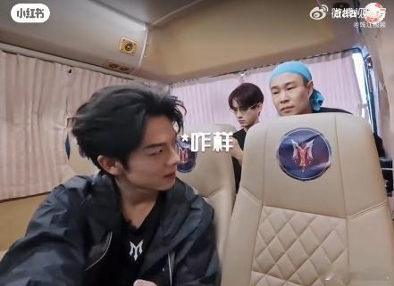 爱的主打歌 改编披荆斩棘直播曾辉练歌干出河南话了 全开麦无修音的直播很考验每个人