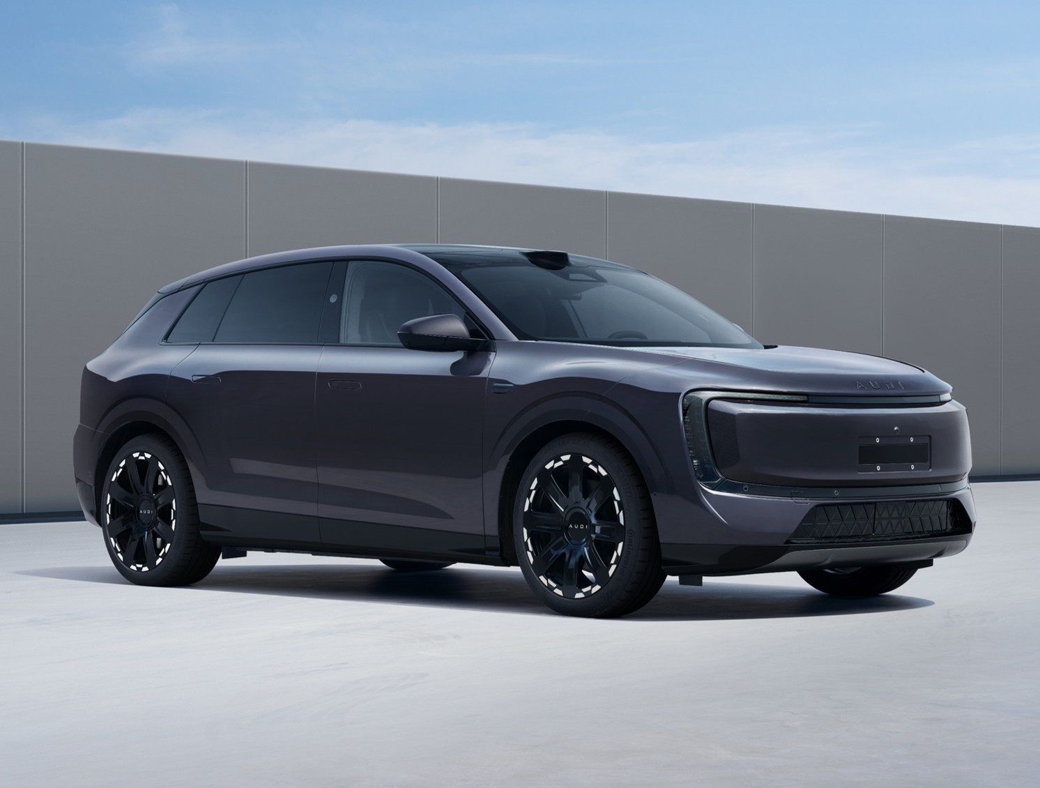 上汽奥迪 AUDI E7X 纯电 SUV 申报图公布，依旧没经典四圈车标，但这个